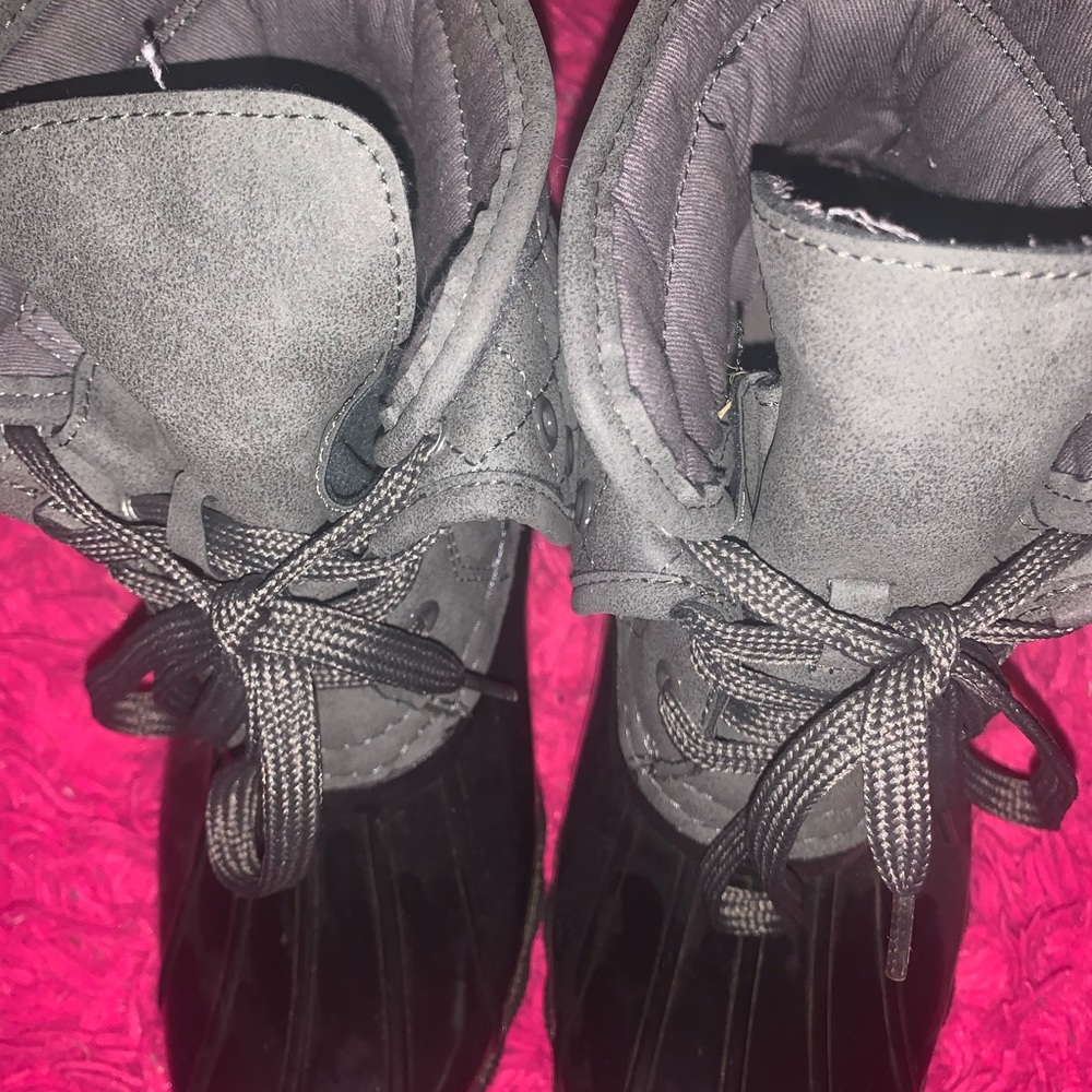 Duck boots